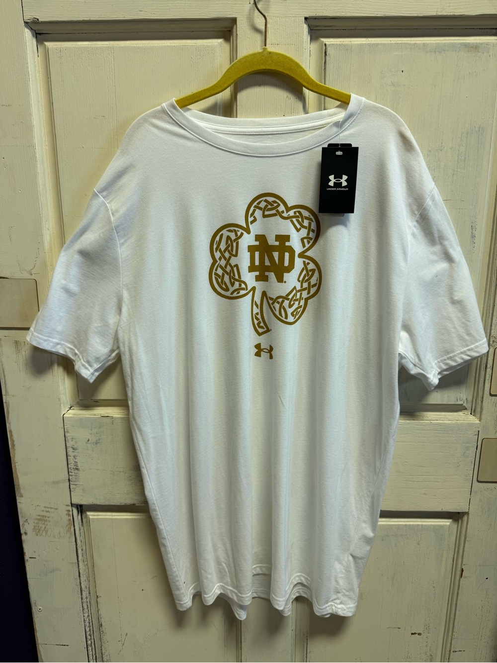 Men’s Under Armour Notre Dame Shamrock Logo Short Sleeve Tee
